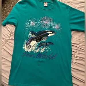 Vintage Sea World Tshirt